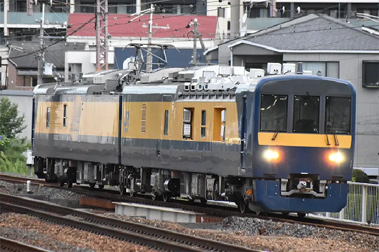 鉄道車両　JR西日本／DEC741